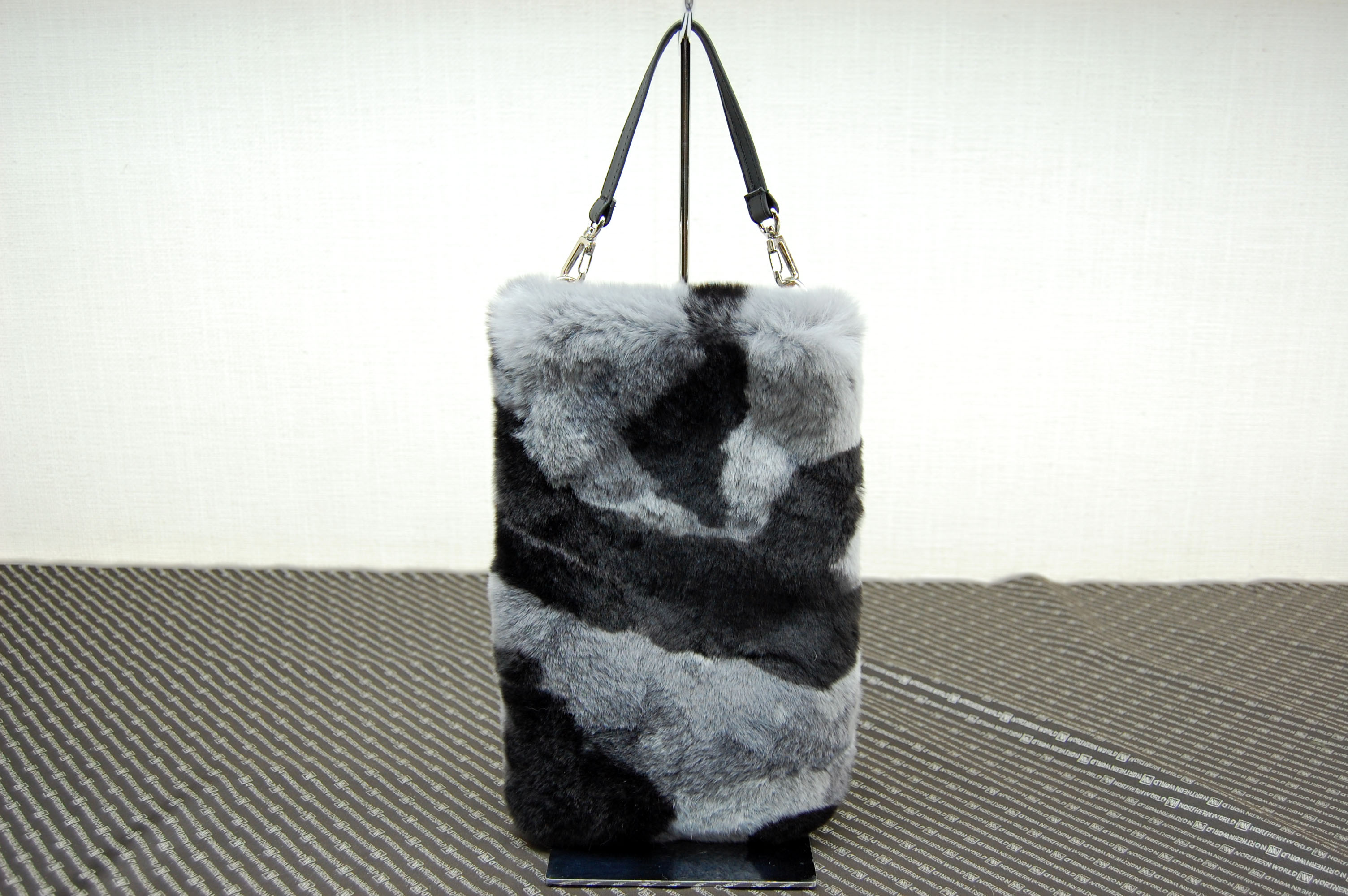 カモフラ柄レッキス　マチ無しミニバッグの画像