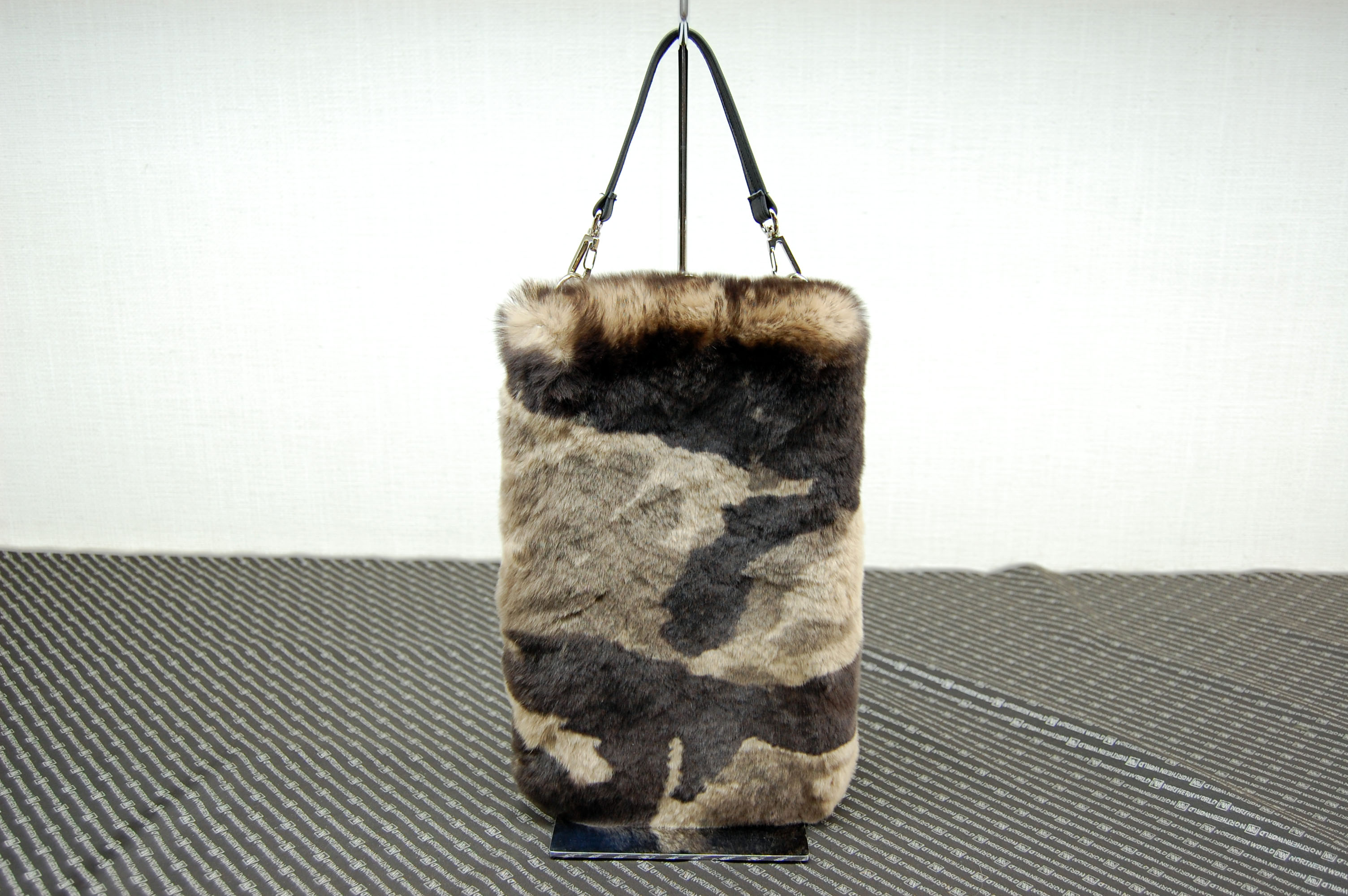 カモフラ柄レッキス　マチ無しミニバッグの画像