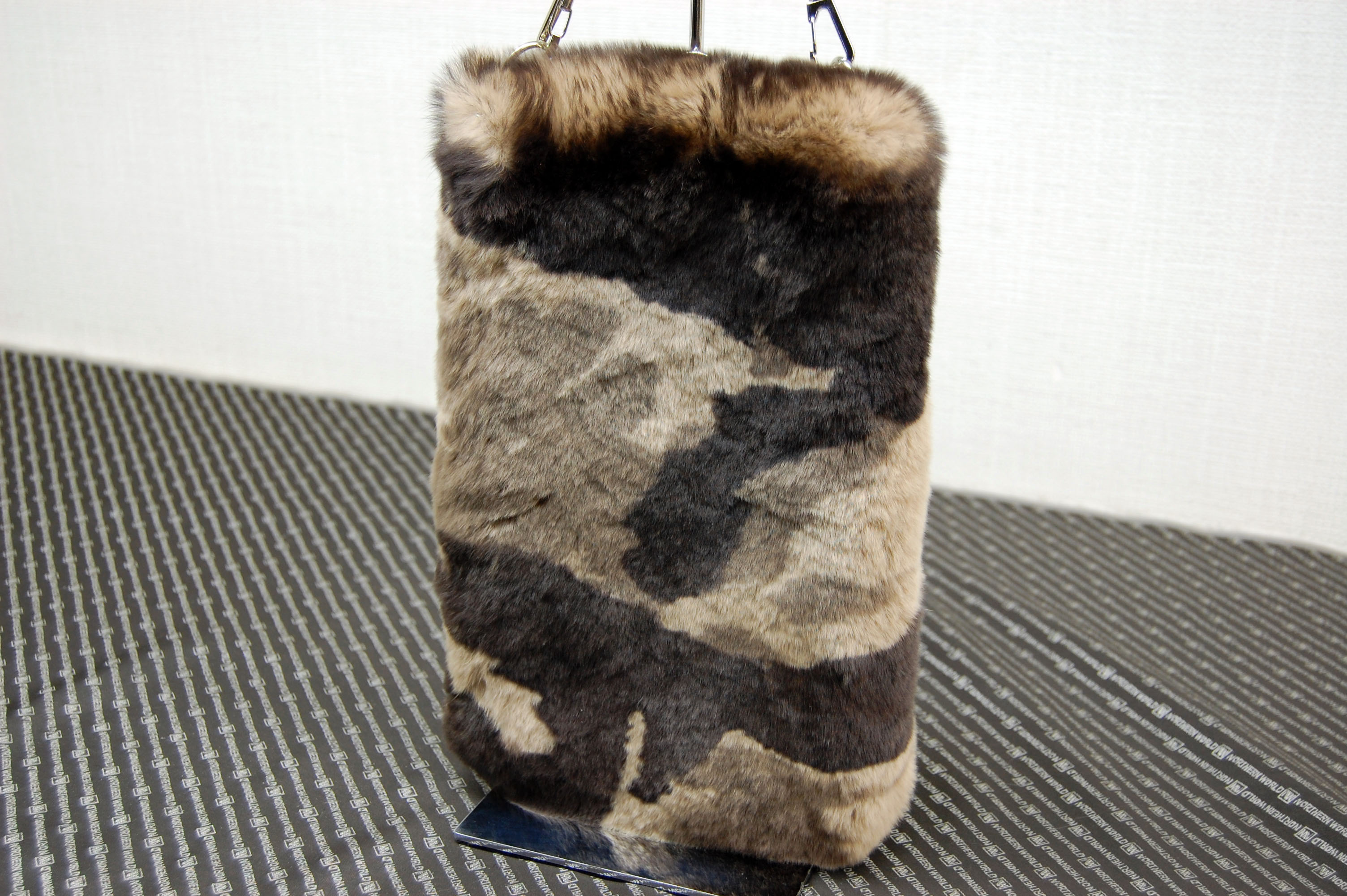 カモフラ柄レッキス　マチ無しミニバッグの画像