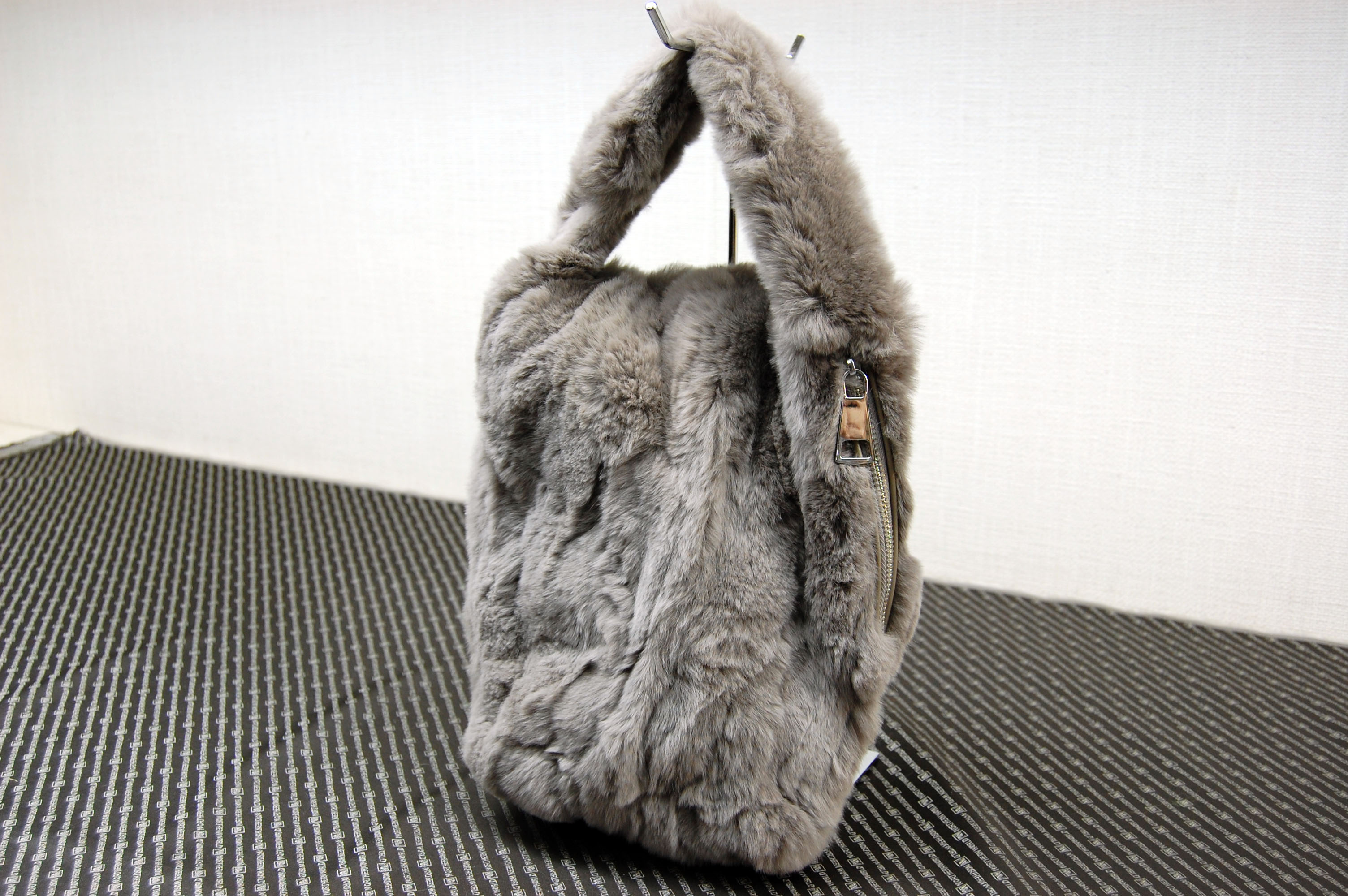 レッキスベリー　サイドファスナー縦型ハンドバッグの画像