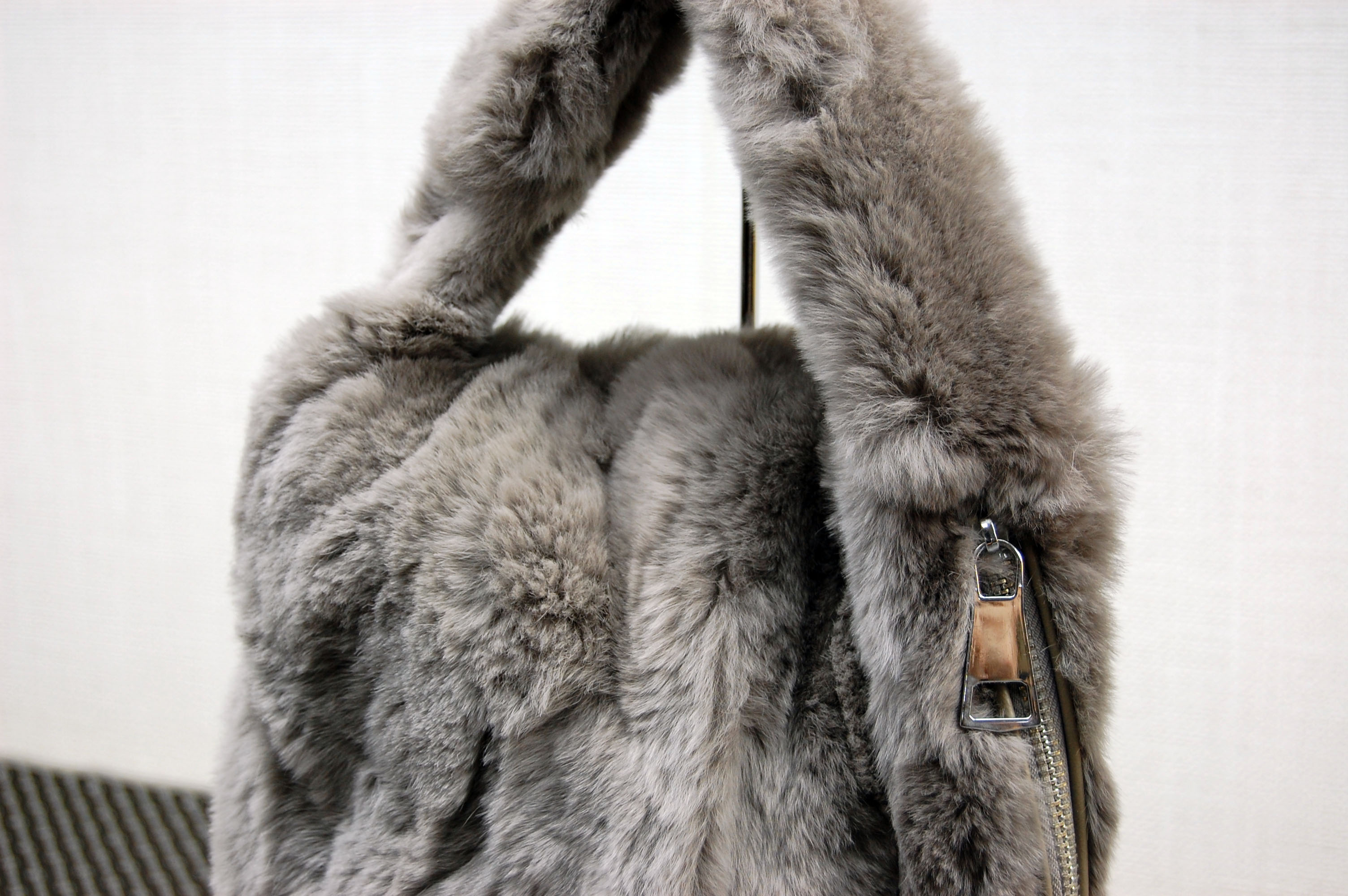 レッキスベリー　サイドファスナー縦型ハンドバッグの画像