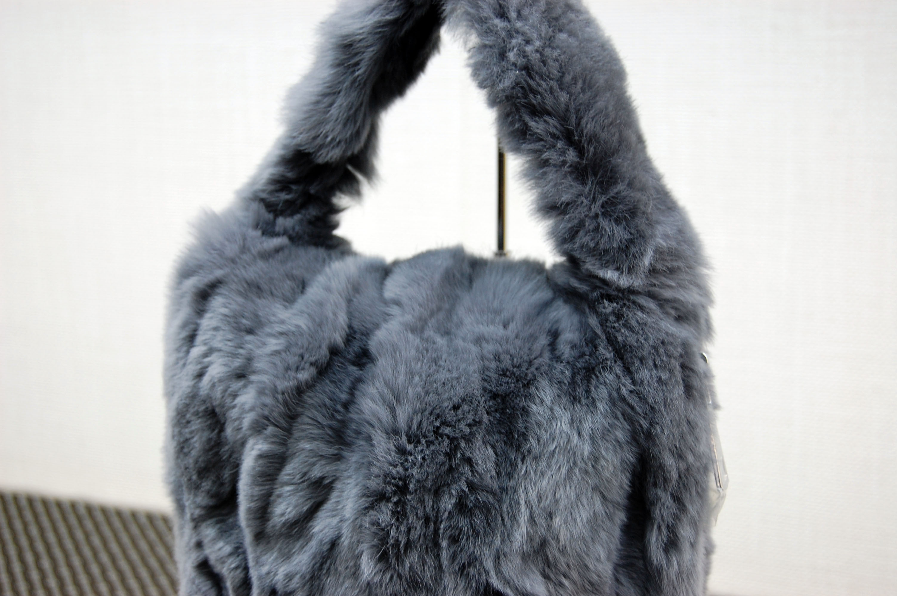 レッキスベリー　サイドファスナー縦型ハンドバッグの画像