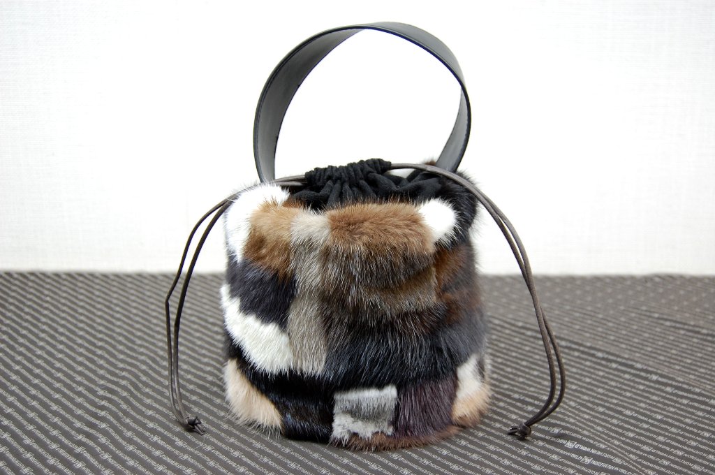 ミンク　丸底巾着ミニトートバッグの画像