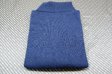 カシミヤ100％　タートルネックセーターの画像