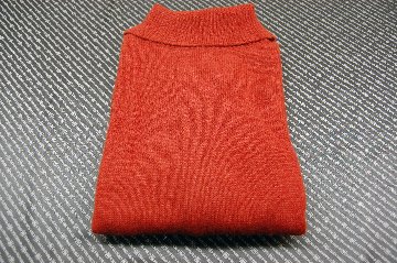 カシミヤ100％　タートルネックセーターの画像