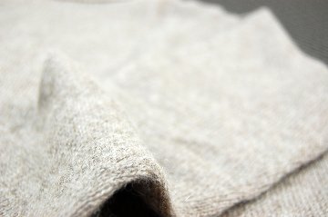 カシミヤ100％　タートルネックセーターの画像