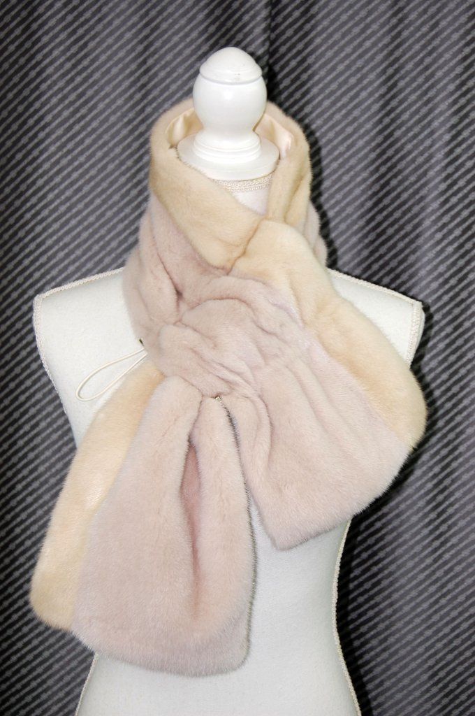 ミンク　幅広バイカラーマフラーの画像