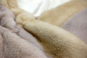 ミンク　幅広バイカラーマフラーの画像