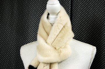 ミンク　インターシャマフラーの画像