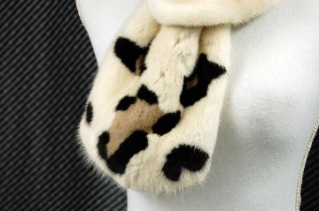 ミンク　インターシャマフラーの画像