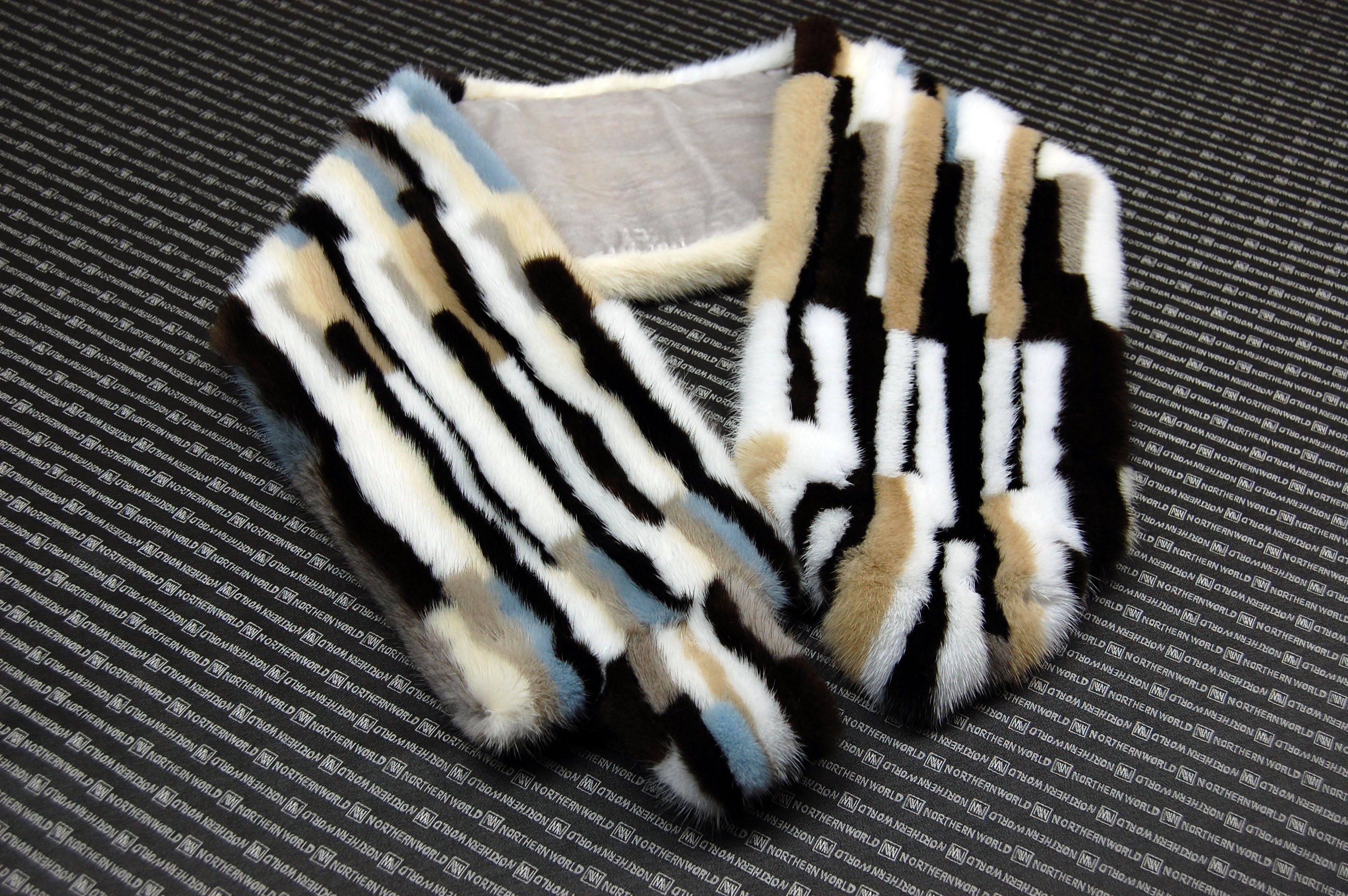 マルチカラーミンク　パッチワークマフラーの画像