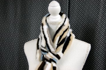 マルチカラーミンク　パッチワークマフラーの画像