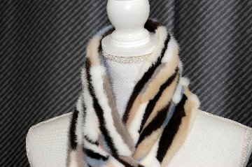 マルチカラーミンク　パッチワークマフラーの画像