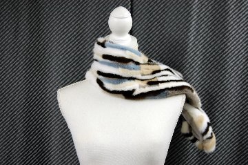 マルチカラーミンク　パッチワークマフラーの画像