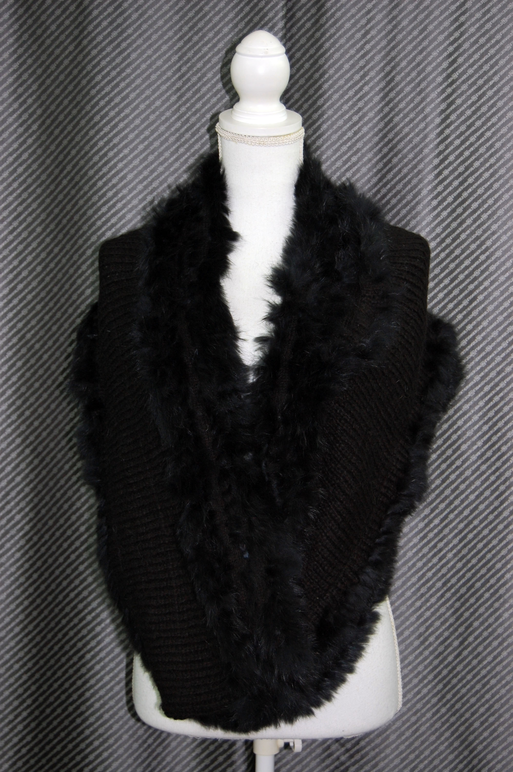 幅広ニットロングスヌード　ラビットトリムの画像