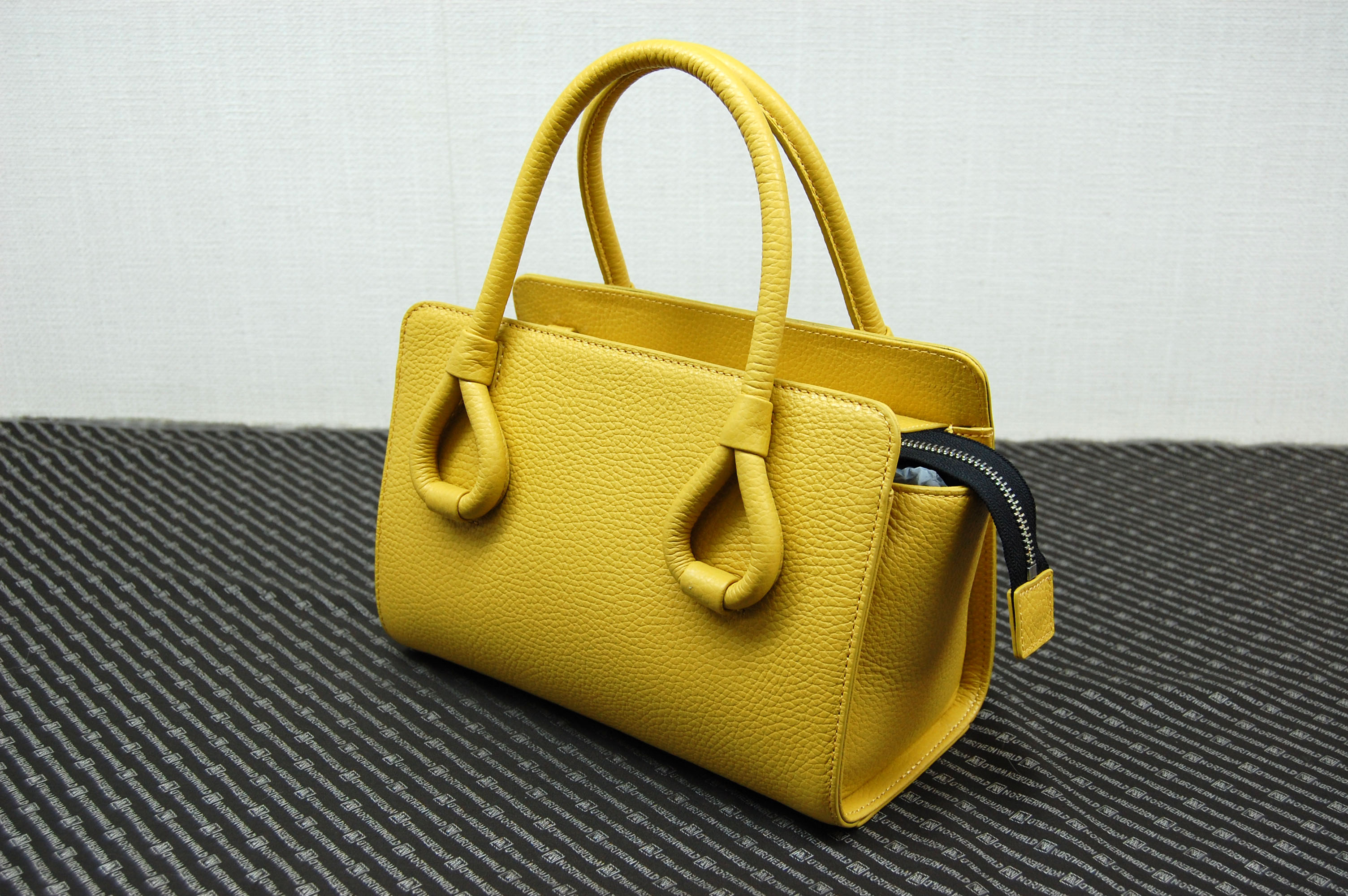 イタリアンカーフレザー　ミニトートバッグの画像