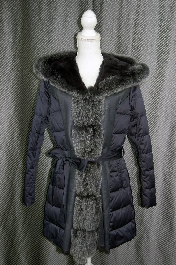 ラビットダブルフェイス＆ダウン　フーディーコート　Foxトリムの画像