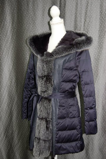 ラビットダブルフェイス＆ダウン　フーディーコート　Foxトリムの画像