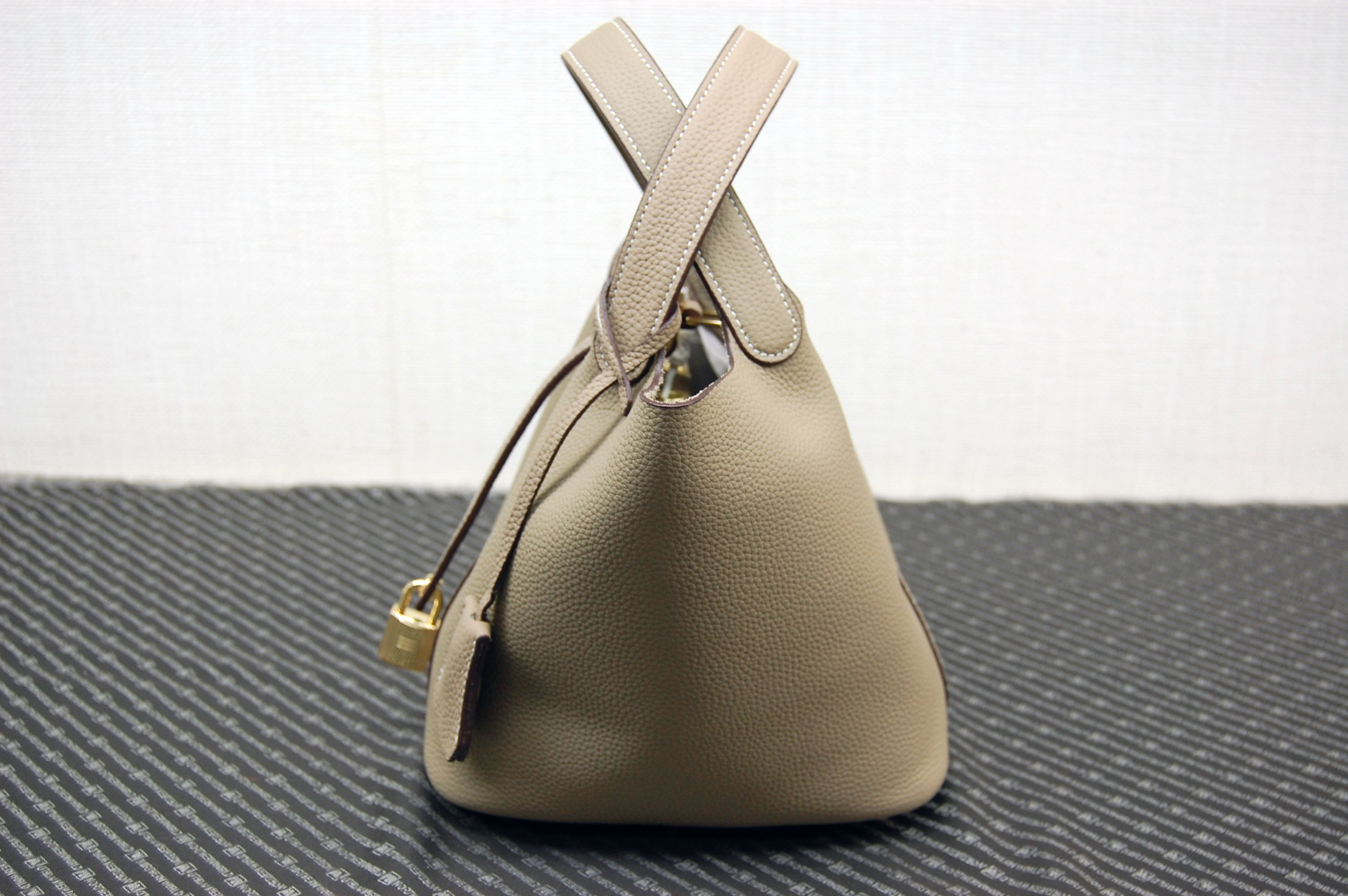 カーフレザー　インナーバッグ付バケットバッグの画像