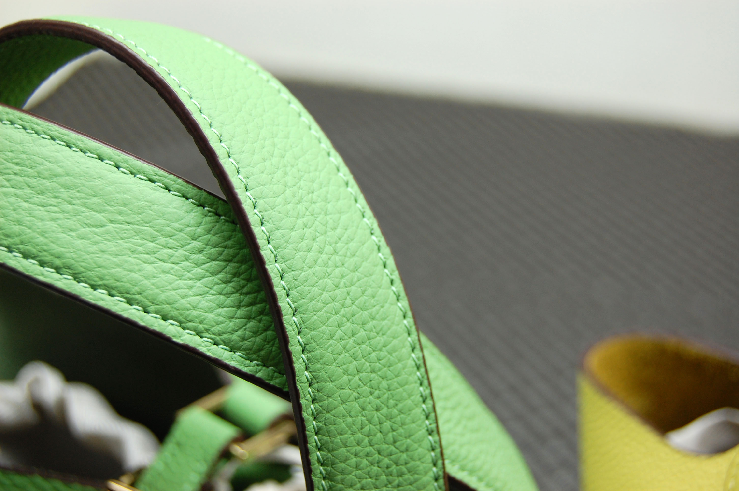 カーフレザー　インナーバッグ付バケットバッグの画像