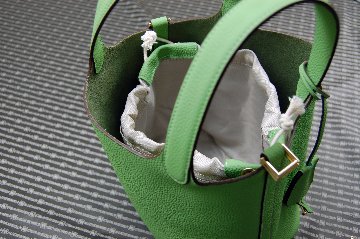 カーフレザー　インナーバッグ付バケットバッグの画像
