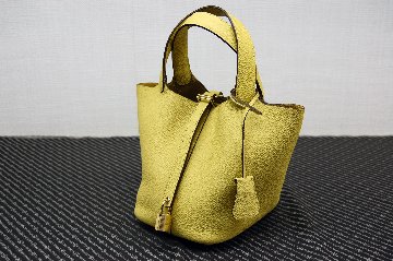 カーフレザー　インナーバッグ付バケットバッグの画像