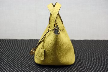 カーフレザー　インナーバッグ付バケットバッグの画像