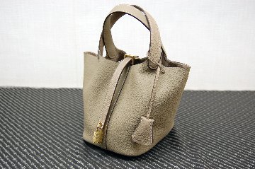 カーフレザー　インナーバッグ付バケットバッグの画像