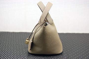 カーフレザー　インナーバッグ付バケットバッグの画像