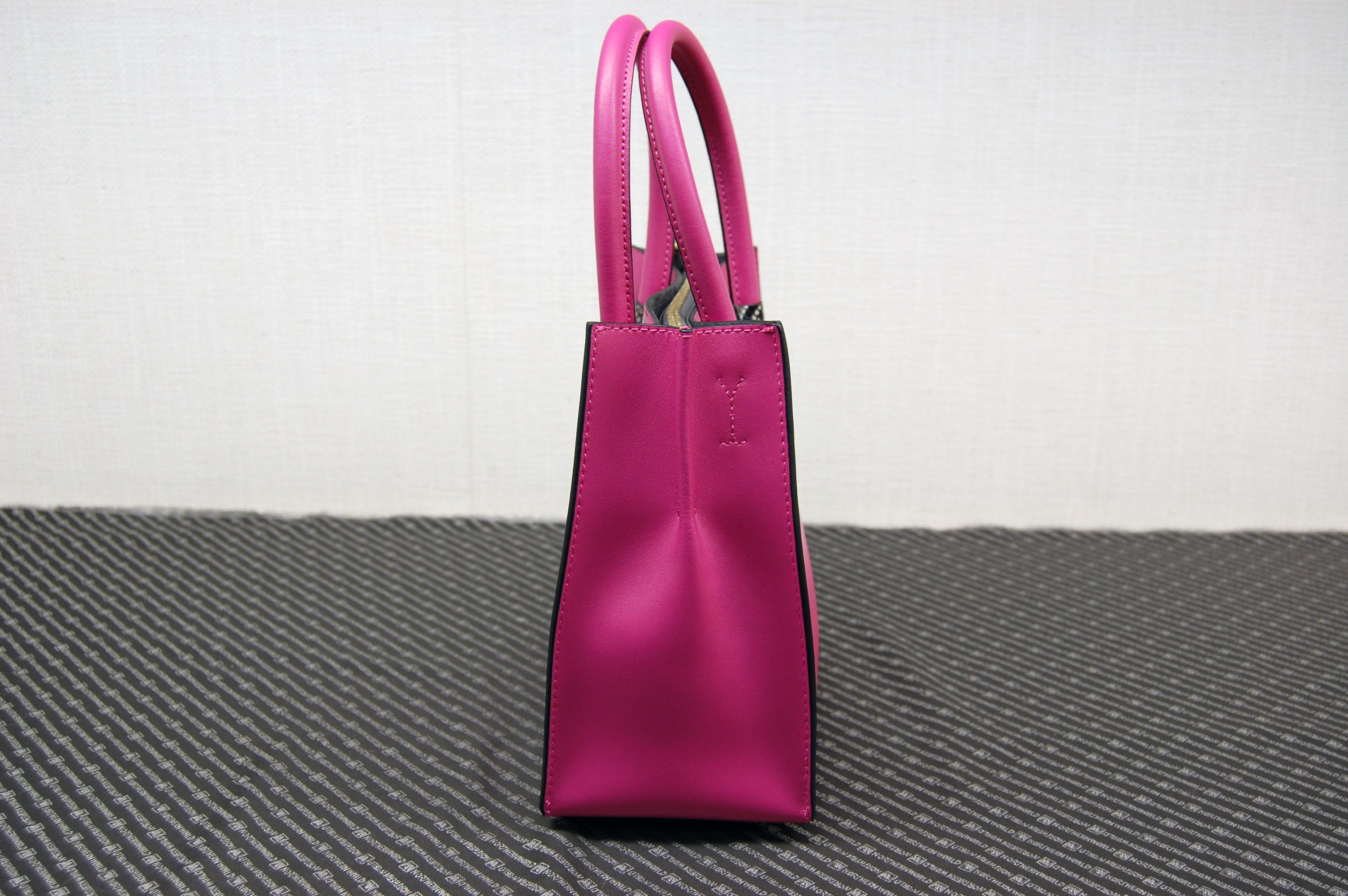 カウレザー　ミニトートバッグの画像