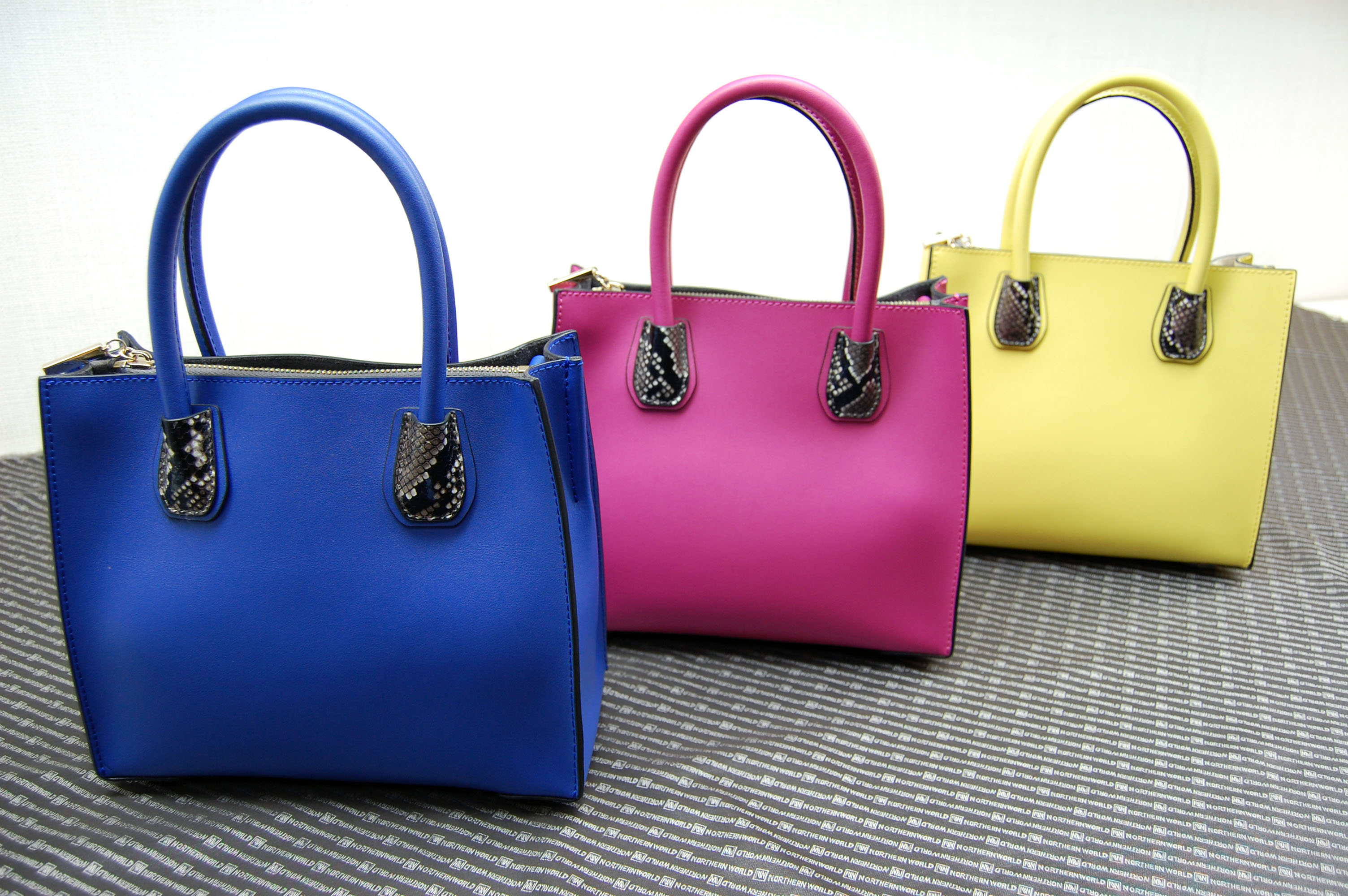 カウレザー　ミニトートバッグの画像