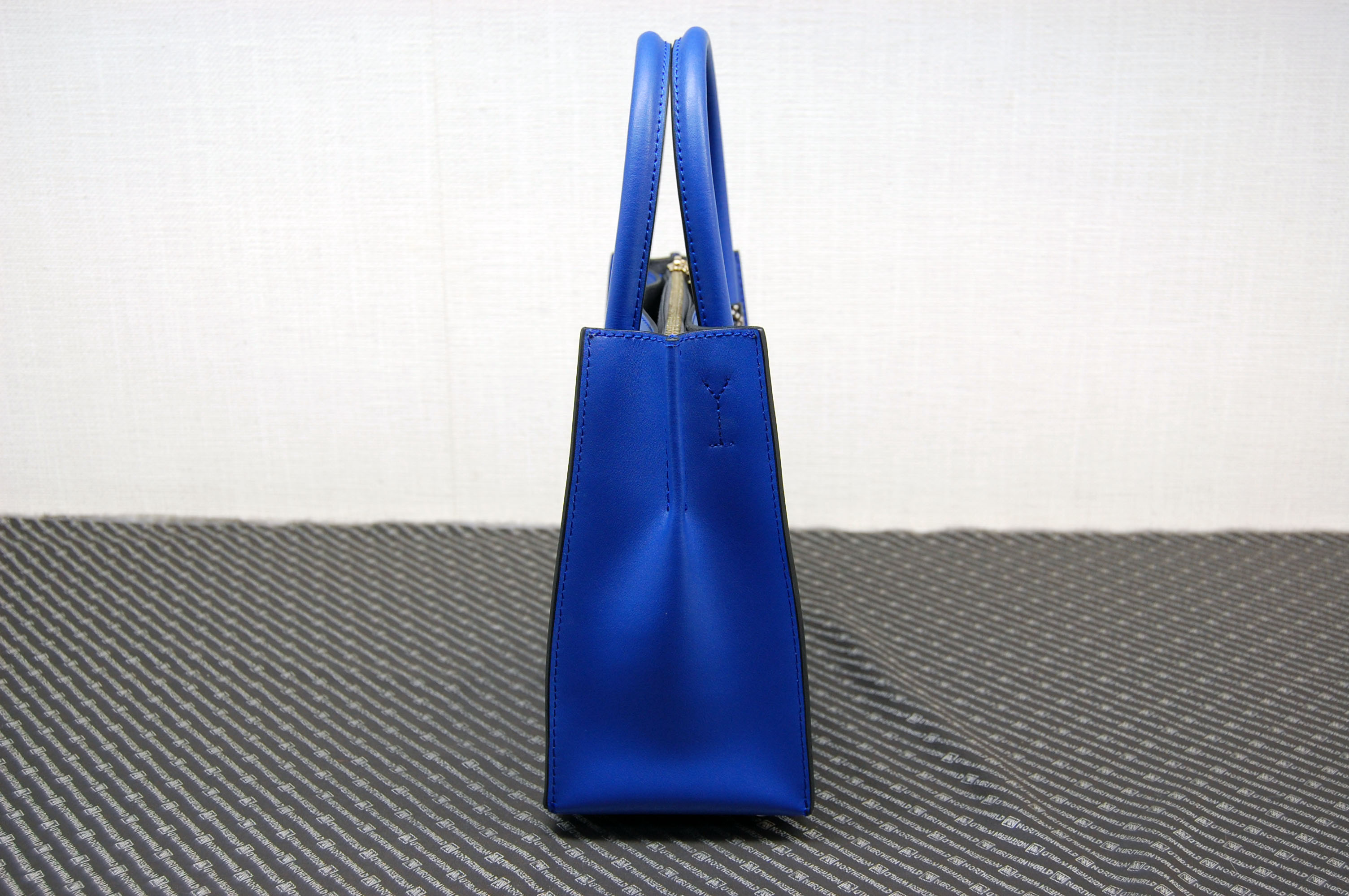 カウレザー　ミニトートバッグの画像