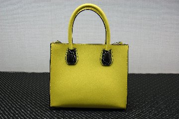 カウレザー　ミニトートバッグの画像