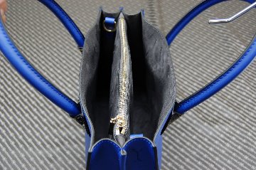 カウレザー　ミニトートバッグの画像