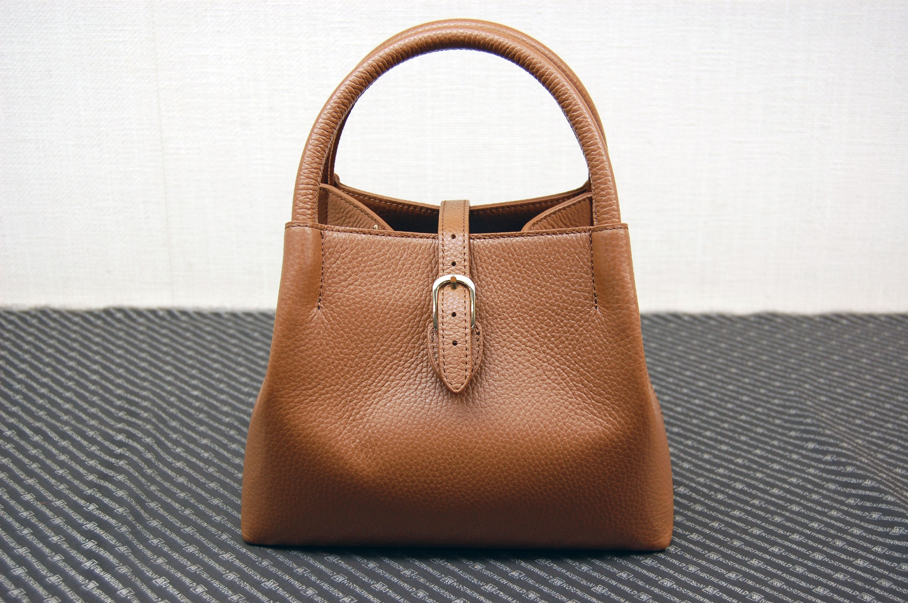 イタリアンカーフレザー　ハンドバッグの画像