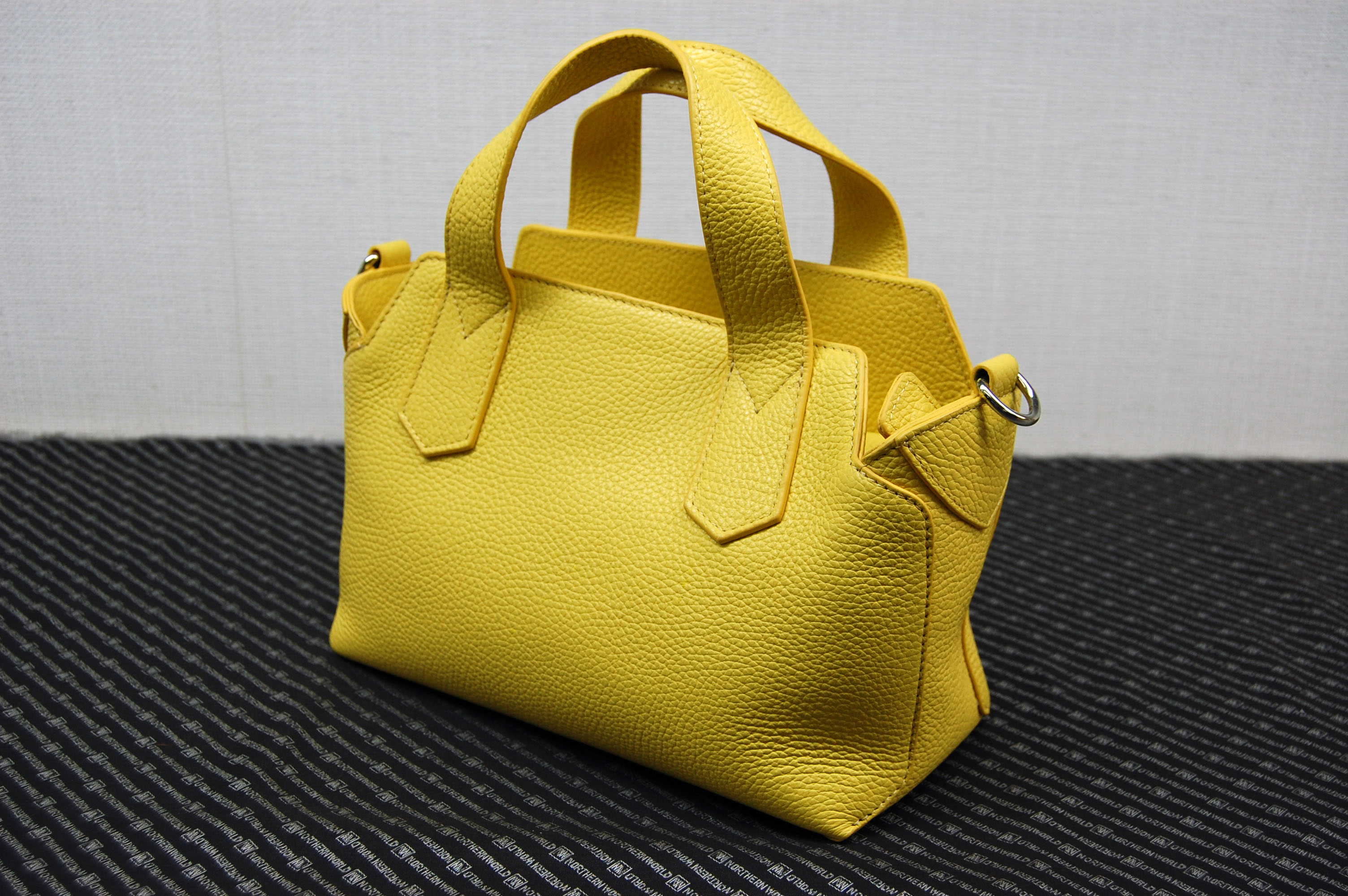 イタリアンカーフレザー　ハンドバッグの画像