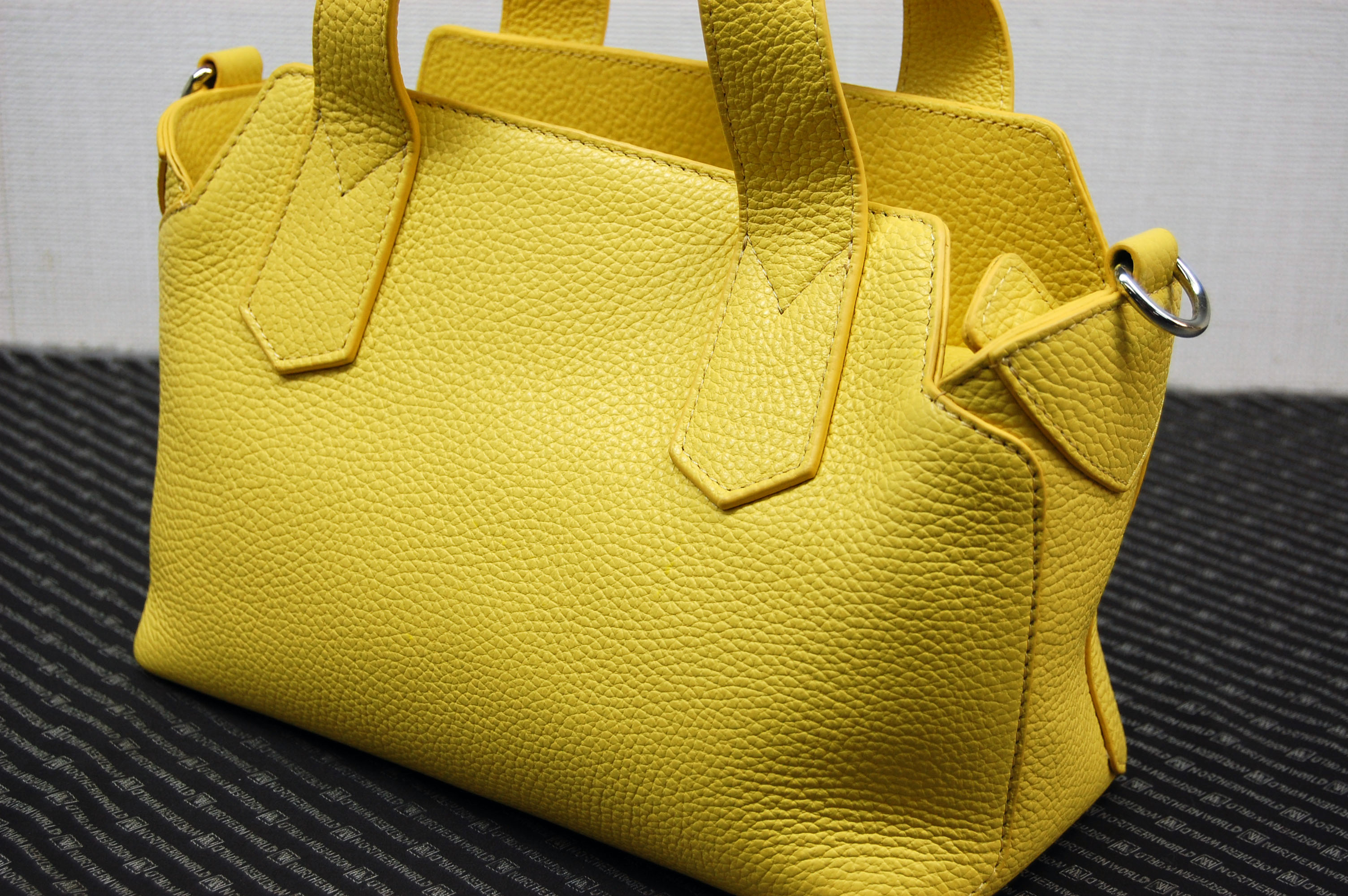 イタリアンカーフレザー　ハンドバッグの画像