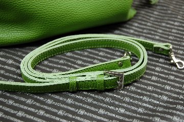 イタリアンカーフレザー　巾着ショルダーバッグの画像