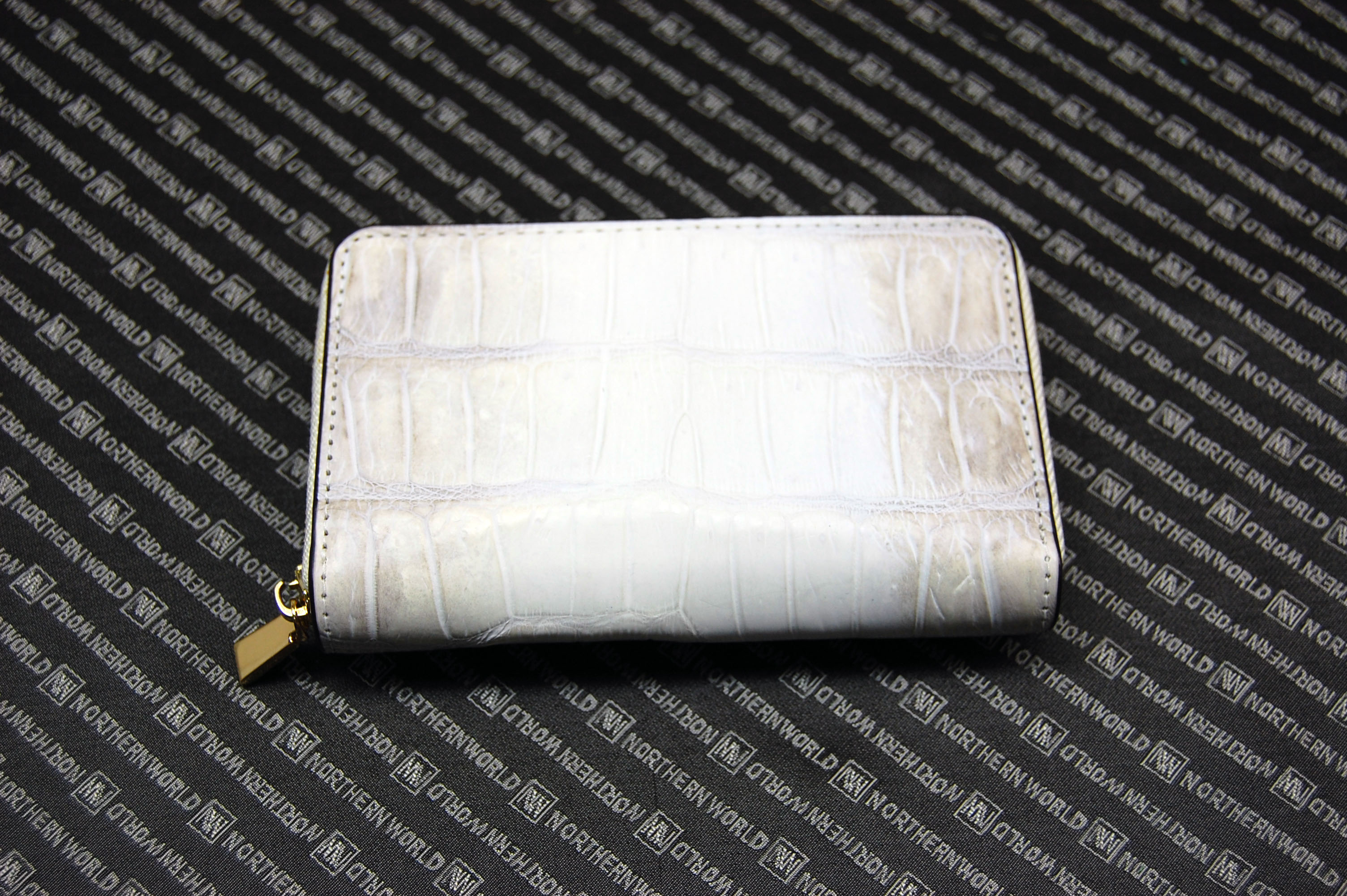 ヒマラヤクロコダイル　ラウンドファスナーミニウォレットの画像