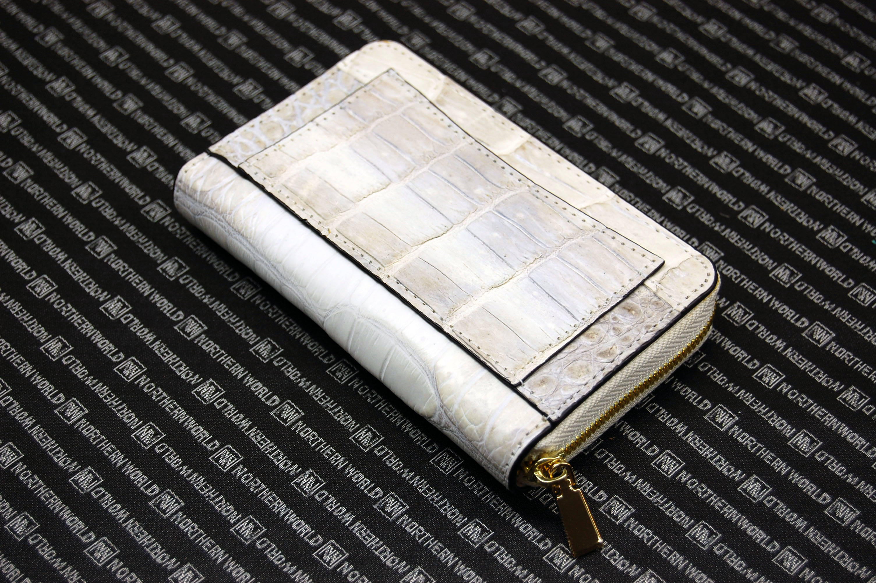 ヒマラヤクロコダイル　ラウンドファスナーミニウォレットの画像