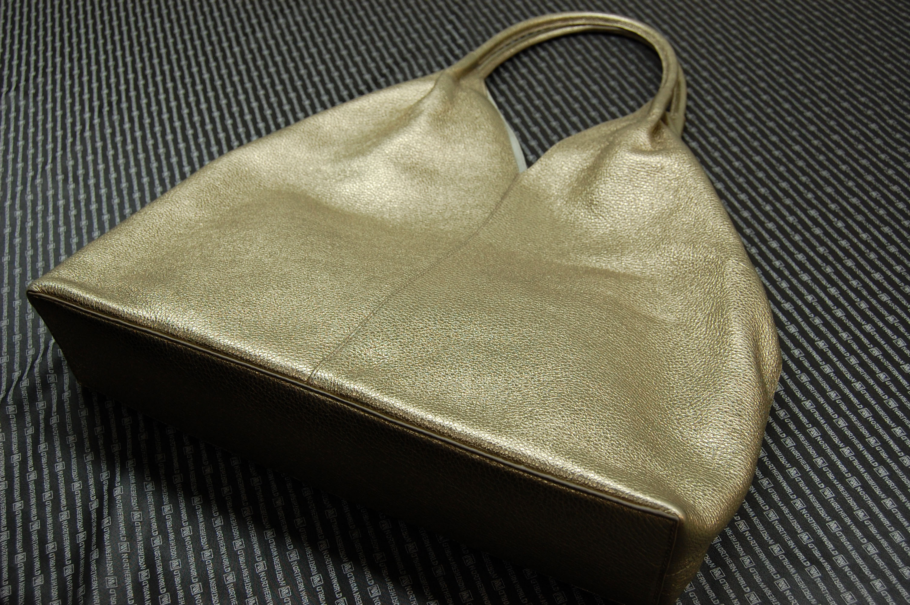 イタリアンカーフレザー　ダブルフェイスビッグトートバッグの画像