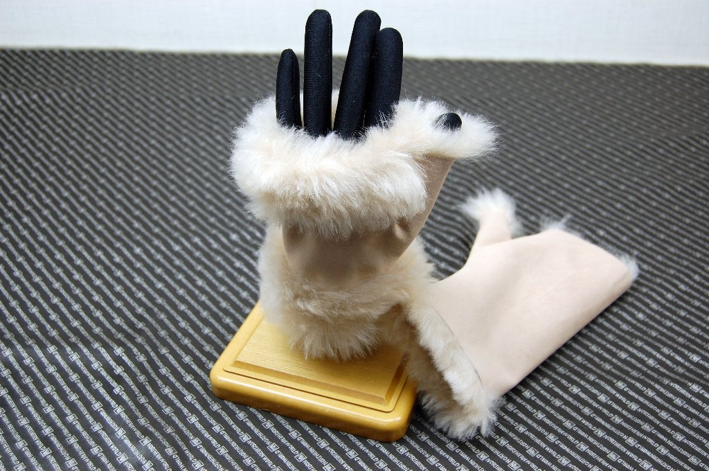 カシミヤゴート　フィンガーレスグローブの画像