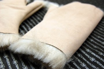 カシミヤゴート　フィンガーレスグローブの画像