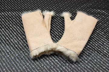 カシミヤゴート　フィンガーレスグローブの画像
