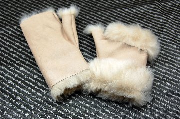 カシミヤゴート　フィンガーレスグローブの画像