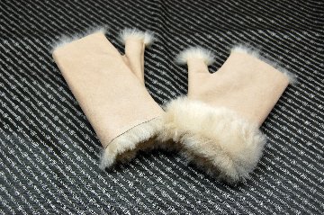 カシミヤゴート　フィンガーレスグローブの画像