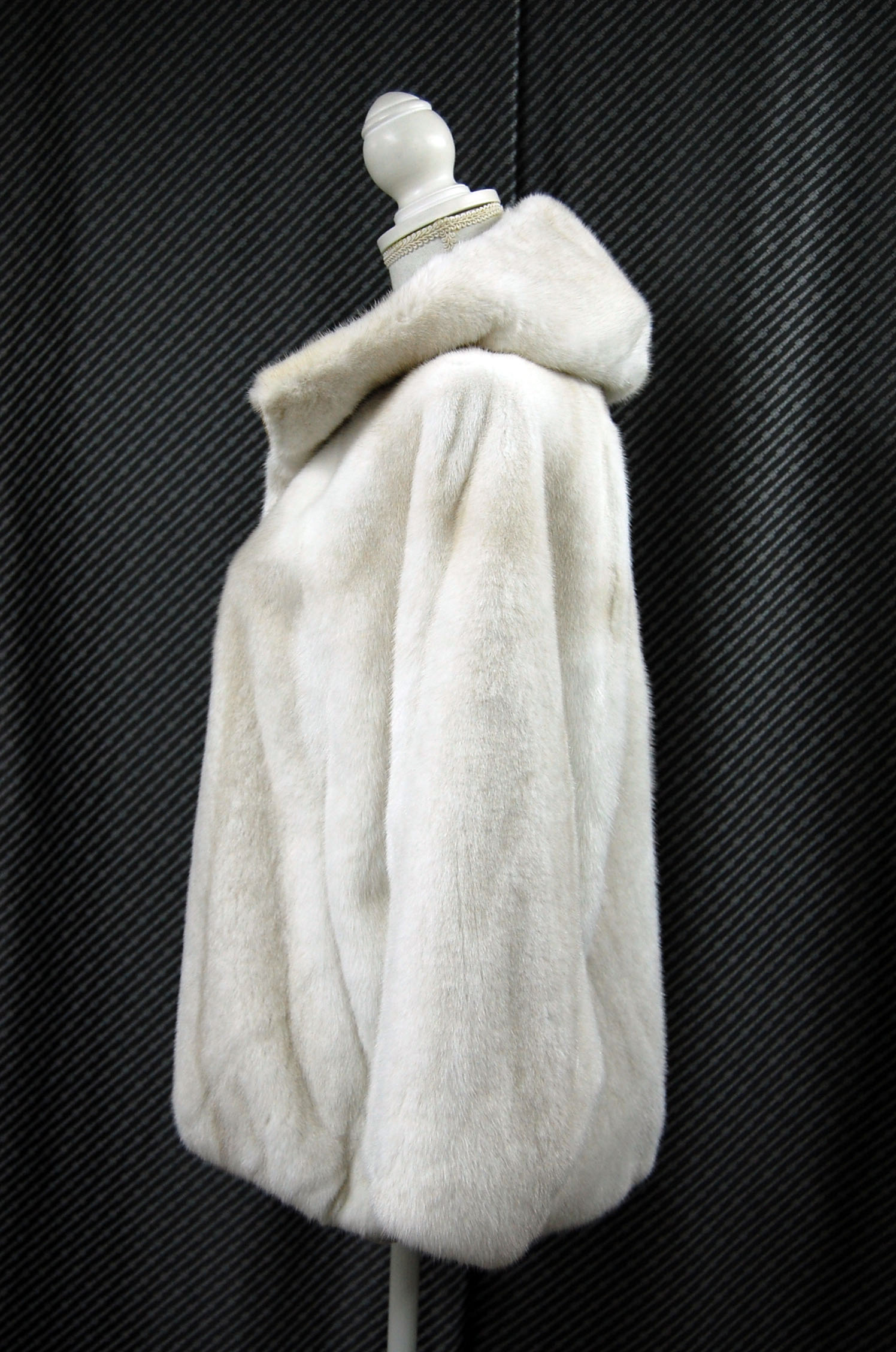 パールクロスミンク　ドルマンジャケットの画像