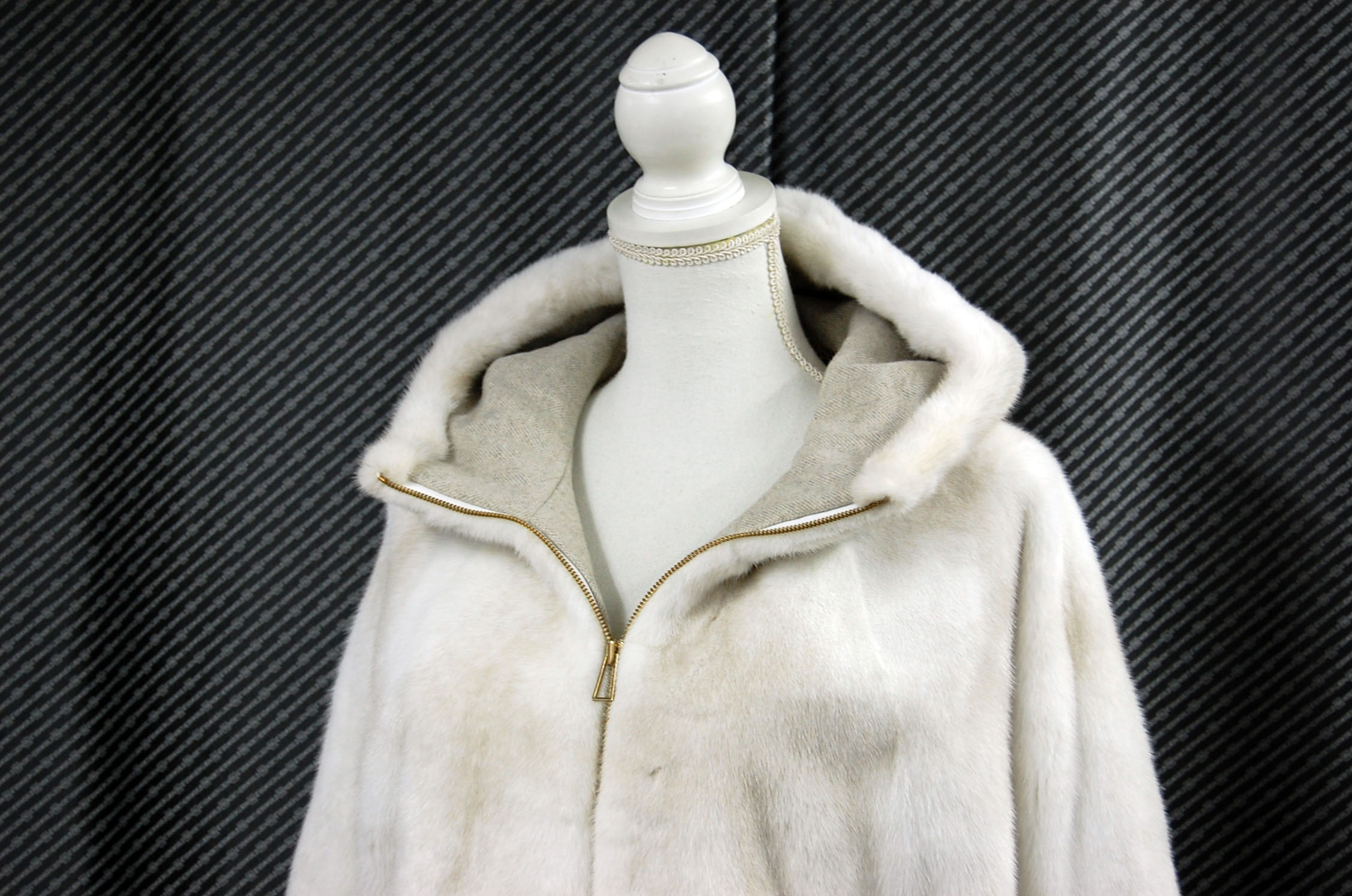 パールクロスミンク　ドルマンジャケットの画像