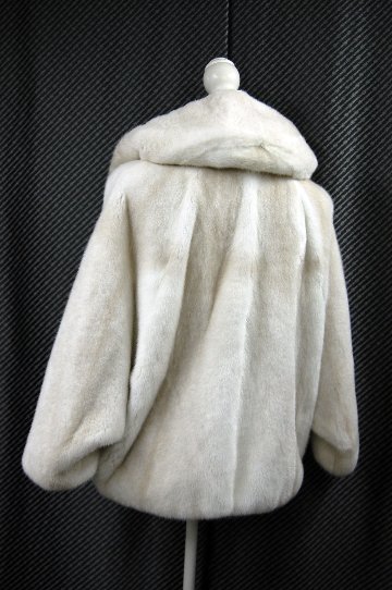 パールクロスミンク　ドルマンジャケットの画像