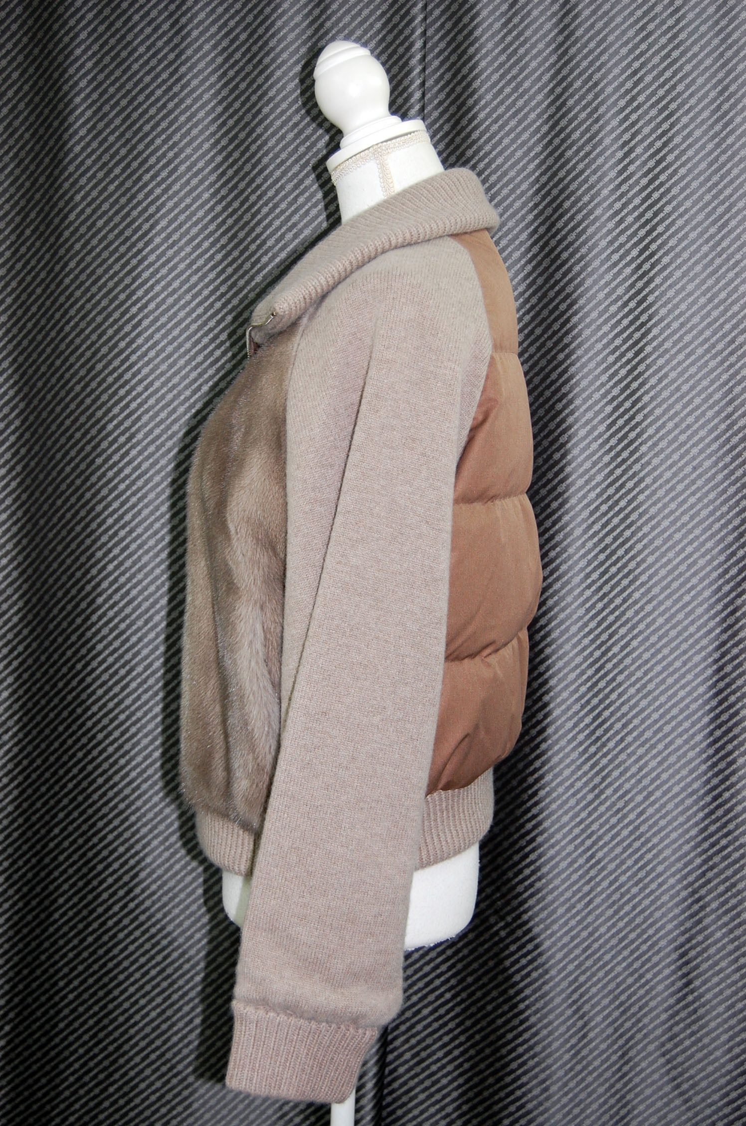 シルバーブルーミンク＆カシミヤ混ウール　ダウンジャケットの画像